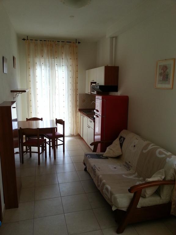Residence La Villetta Rimini Bagian luar foto