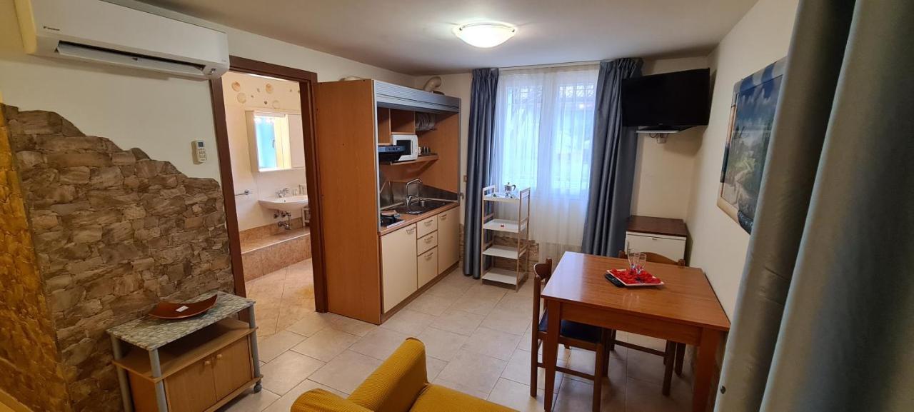 Residence La Villetta Rimini Bagian luar foto
