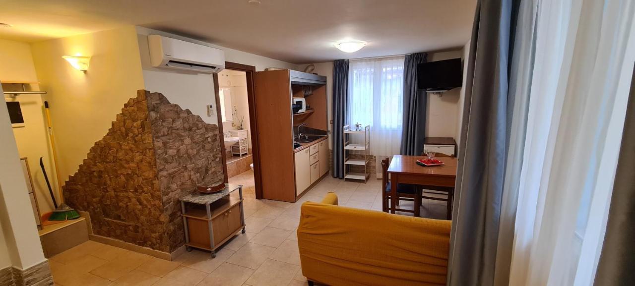 Residence La Villetta Rimini Bagian luar foto
