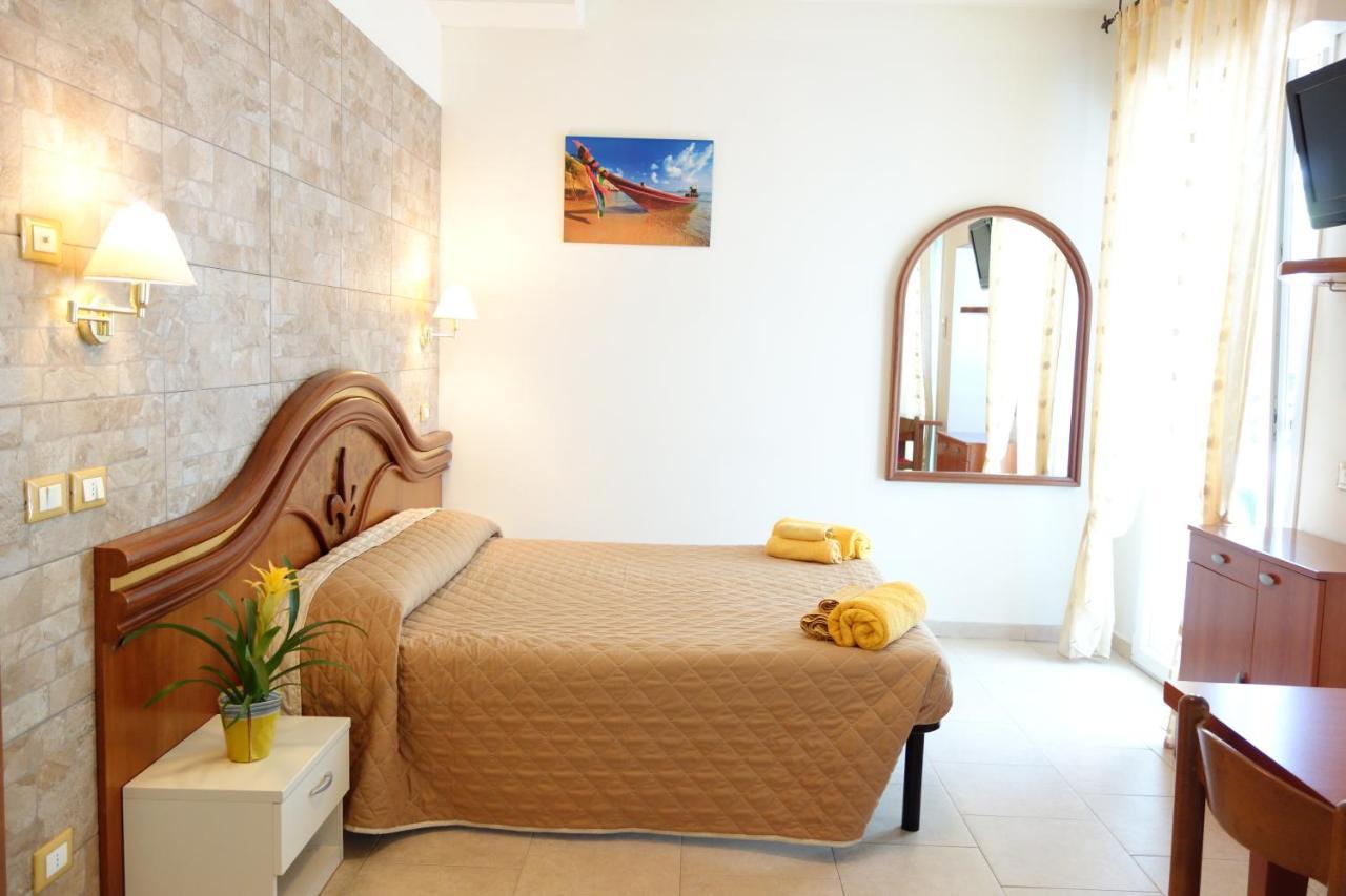 Residence La Villetta Rimini Bagian luar foto